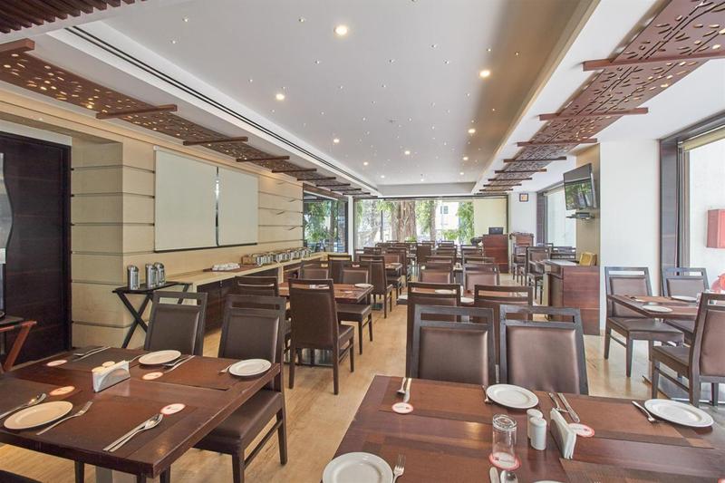 Tarawade Clarks Inn Pune Exterior foto