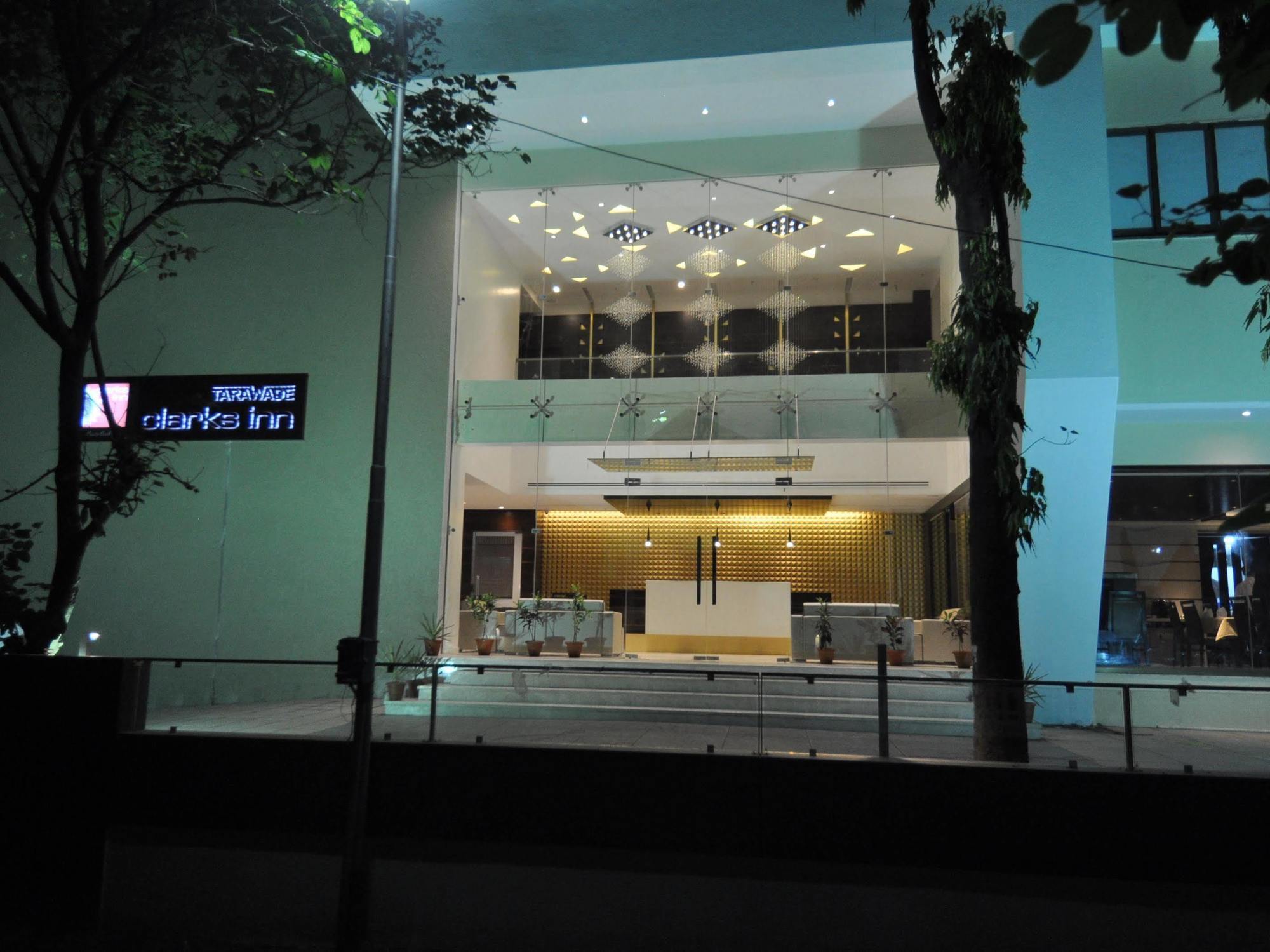 Tarawade Clarks Inn Pune Exterior foto